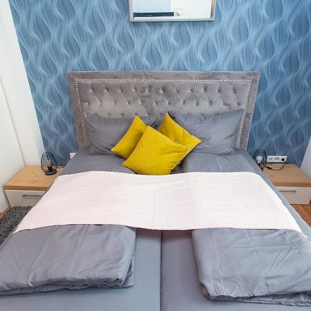 Full House Studios - Ls69 Apartments Halle  ภายนอก รูปภาพ