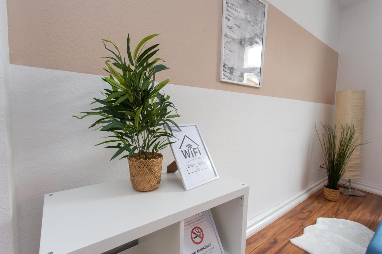 Full House Studios - Ls69 Apartments Halle  ภายนอก รูปภาพ