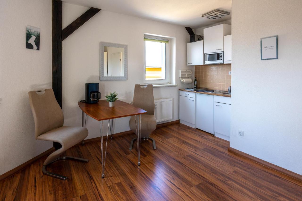 Full House Studios - Ls69 Apartments Halle  ภายนอก รูปภาพ